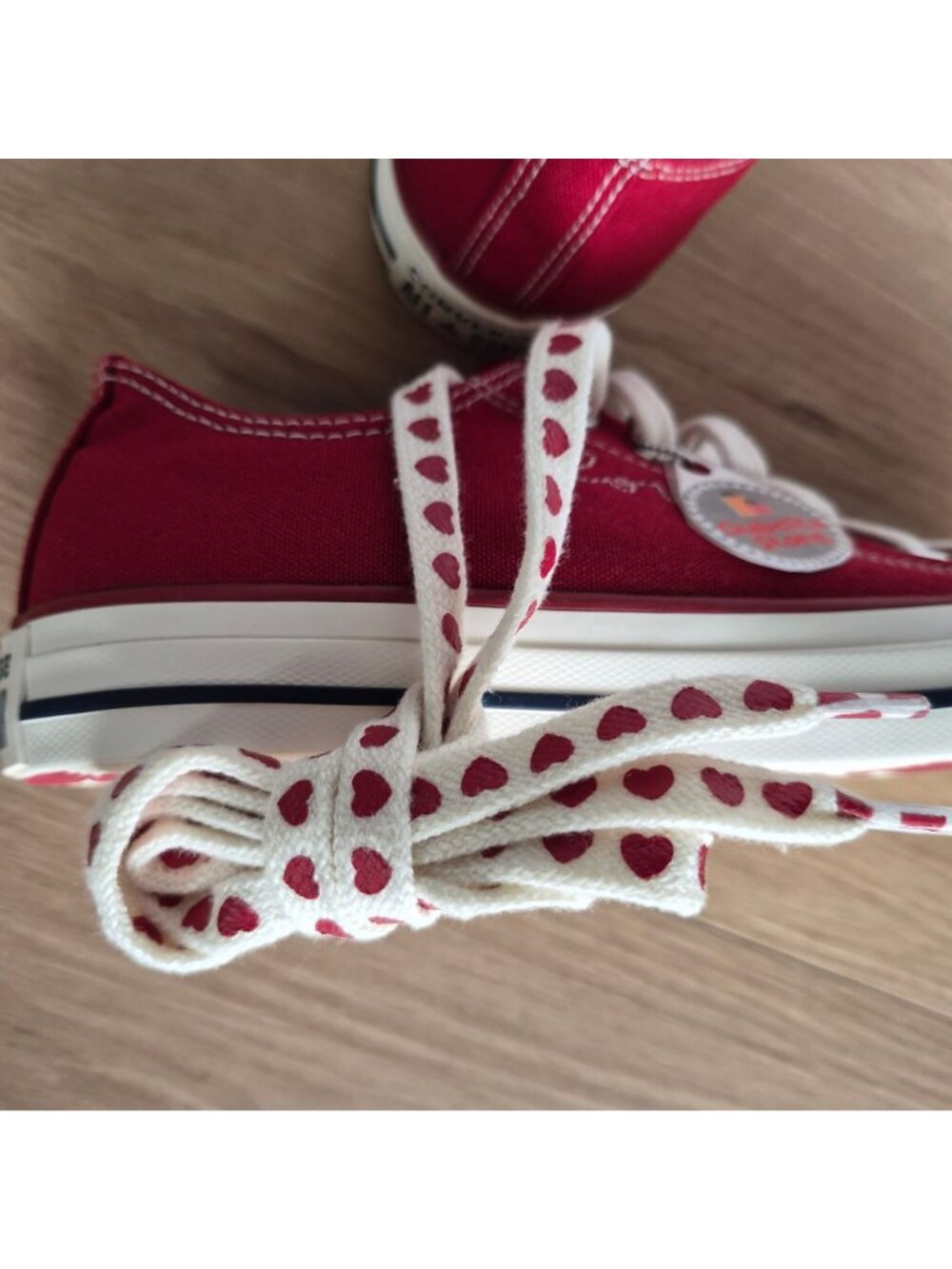 ✨Converse Chuck Taylor Valentines Day Low Sz 8 Womens Shoes Burgundy Red A19057C - Picture 10 of 11
